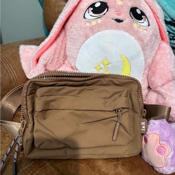 Iris & Rainbow Handbags - I&R Brown Multipocket Bag